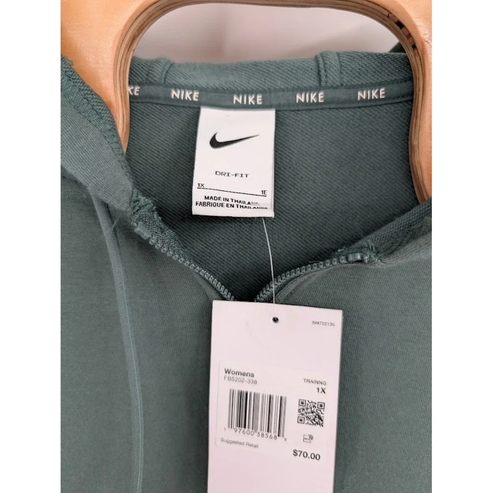 Nike nwt women